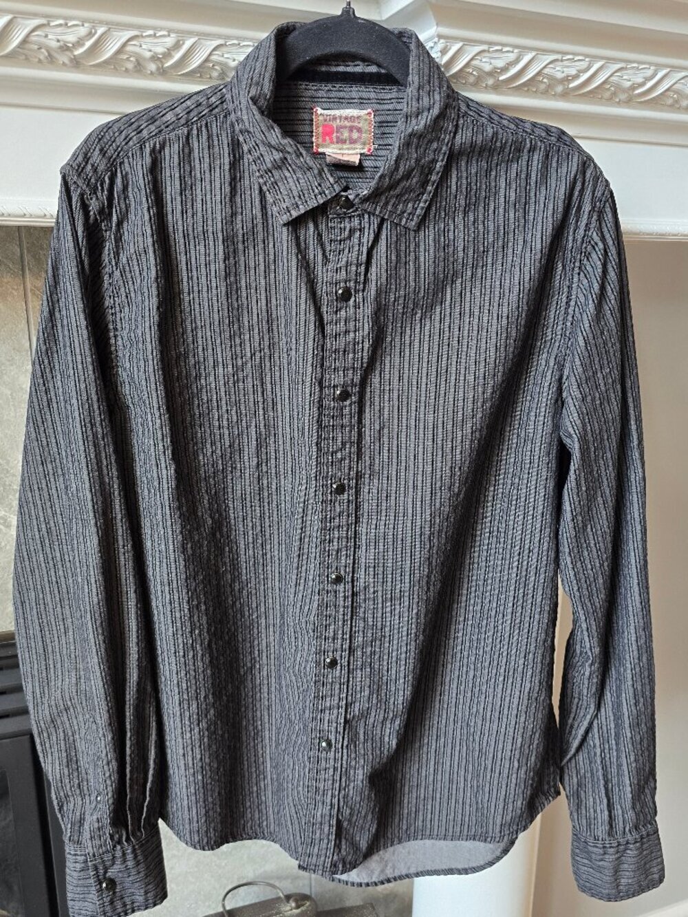 Vintgage RED black textured mens long sleeve button down shirt size large